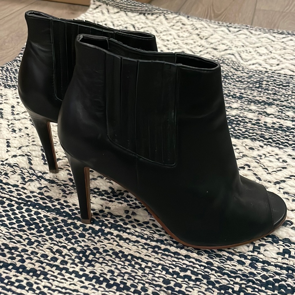 Halogen Black Bootie